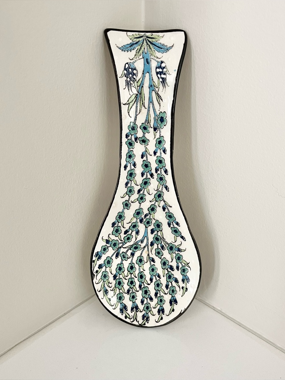 Vintage Nakka’s white and blue Turkish ceramic spoon rest